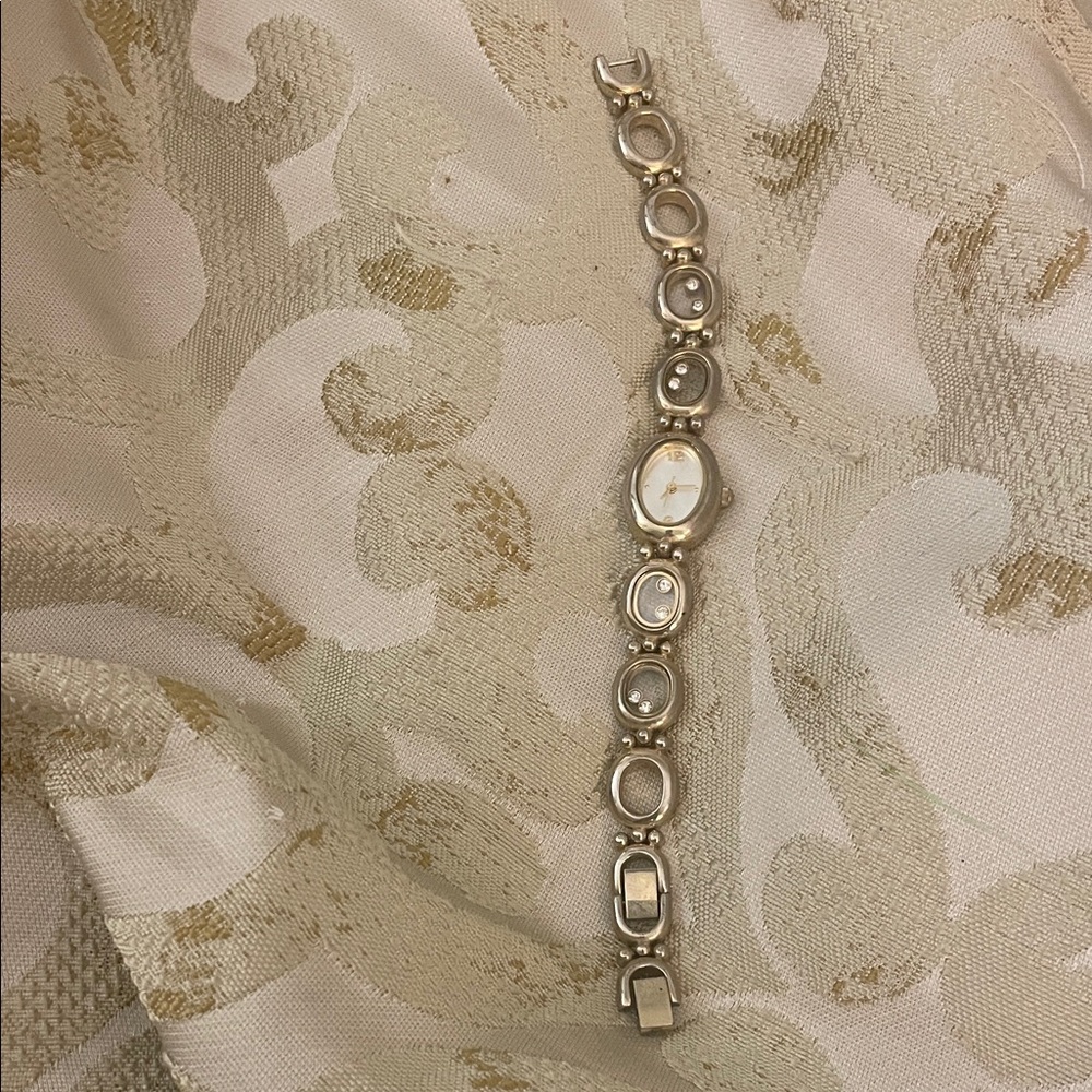 Everything must be sold Women's Silver-Tone Linked Bracelet Watch - oval links